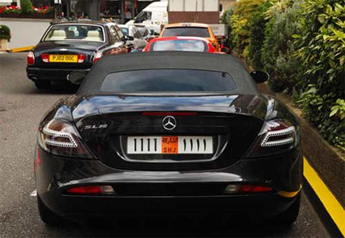 Xế "xịn" phải đeo biển "khủng" - 9