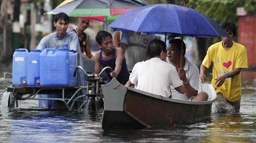 Thủ đô Philippines tê liệt vì mưa bão - 5