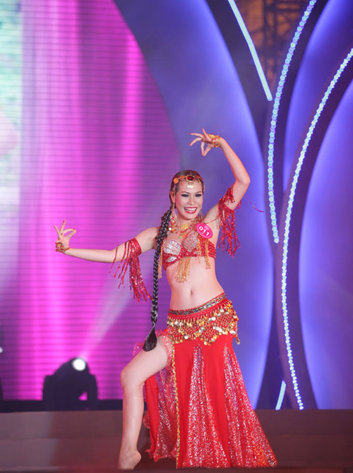 Cô gái H'Mông khoe hình thể sexy - 7