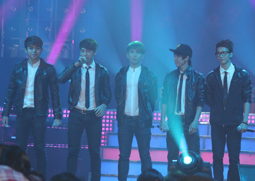 Kỳ Duyên tình tứ bên bạn trai - 19