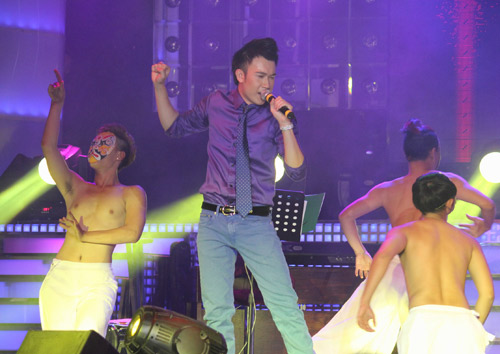 Kỳ Duyên tình tứ bên bạn trai - 17