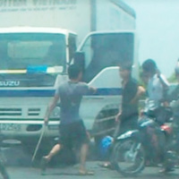 Tin tức trong ngày - Làm rõ vụ tấn công lái xe bằng tuýp sắt