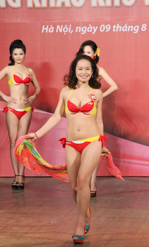 Thí sinh hoa hậu khoe hình thể xấu - đẹp - 15