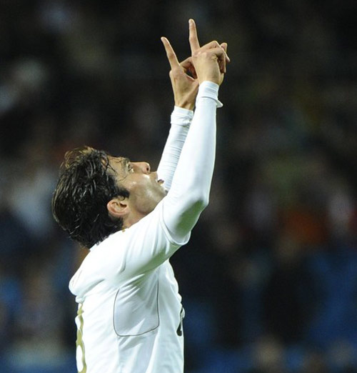 Kaka rực sáng: Mourinho nên nghĩ lại? - 2