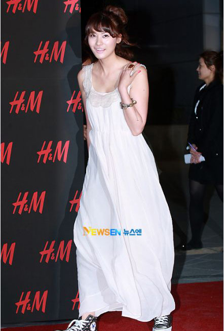 Yoo In Young đẹp - xấu thất thường - 12