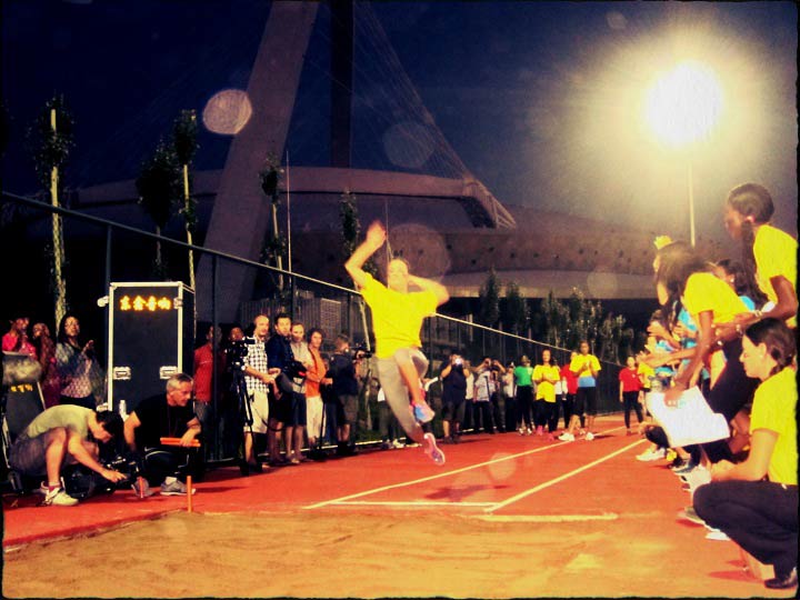 Hoàng My khéo khoe chân săn, bụng phẳng - 10