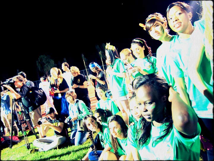 Hoàng My khéo khoe chân săn, bụng phẳng - 11