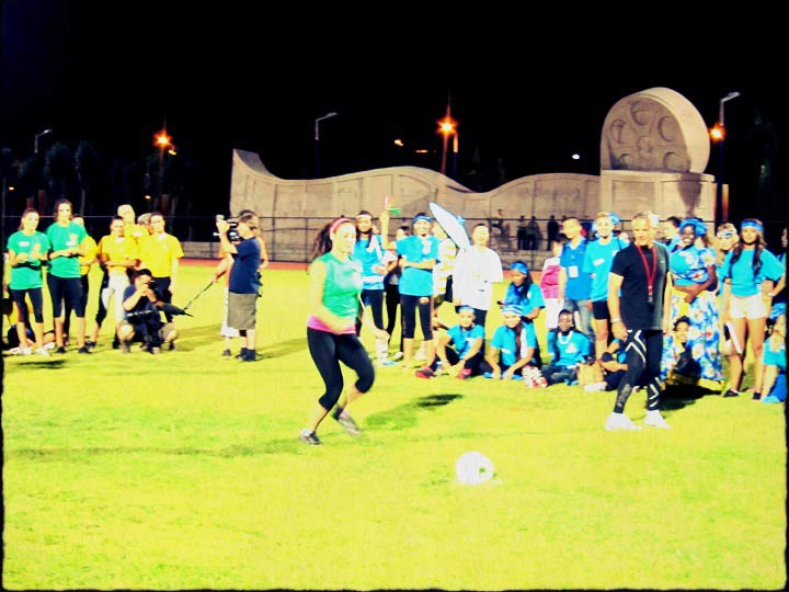 Hoàng My khéo khoe chân săn, bụng phẳng - 13