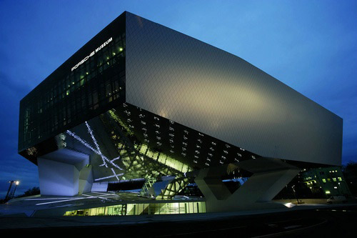 Video: Bí mật bên trong bảo tàng Porsche - 10