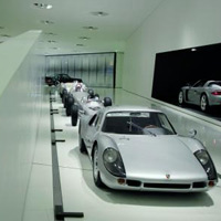 Ô tô - Xe máy - Video: Bí mật bên trong bảo tàng Porsche