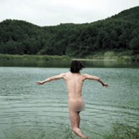 Hậu trường phim - Poster khỏa thân gây sốc của LHP Hàn