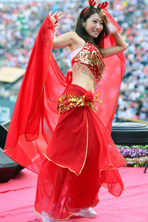 Những "quả bom" gợi cảm từ sân bóng Hàn - 9