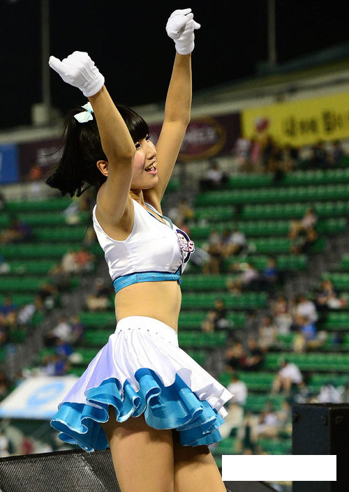 Những "quả bom" gợi cảm từ sân bóng Hàn - 19