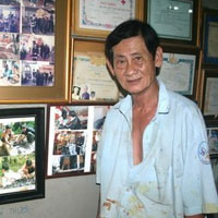 Tin tức trong ngày - Người hơn 30 năm đóng quan tài từ thiện