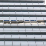 Kính vỡ ở Keangnam: Không phải tự rơi