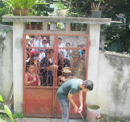 Vợ chồng cụ già bị tấn công dã man - 3