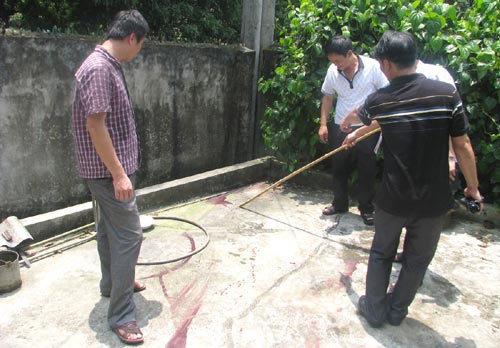 Vợ chồng cụ già bị tấn công dã man - 2