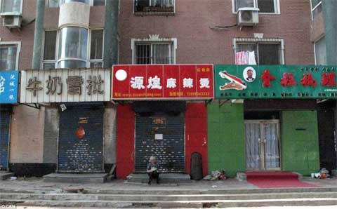 TQ: Cả thành phố ngừng buôn bán vì tin đồn - 3