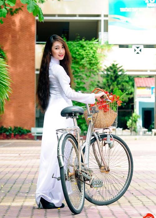 Hot girl Việt tinh khôi với áo dài trắng - 8