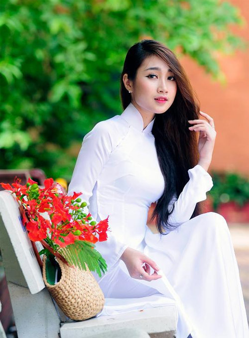 Hot girl Việt tinh khôi với áo dài trắng - 10