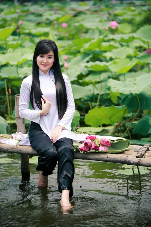 Hot girl Việt tinh khôi với áo dài trắng - 12