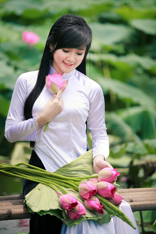 Hot girl Việt tinh khôi với áo dài trắng - 14