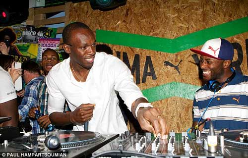 Bolt vui vẻ ở hộp đêm đến 5 giờ sáng - 3