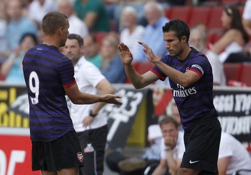 Arsenal: Đâu cần Van Persie - 2