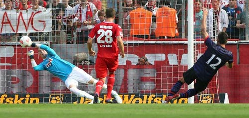 Arsenal: Đâu cần Van Persie - 1