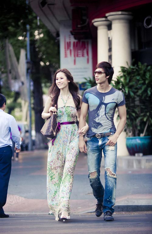 Sao Việt mặc gì xuống phố? - 16