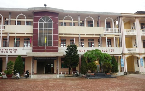 Vụ HS tự thiêu: Trường không báo cáo? - 2