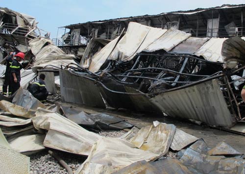 Hải Phòng: Khu công nhân Trung Quốc cháy lớn - 3