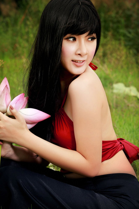 Những tấm lưng trần thắm nõn yếm đào - 3