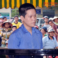 Pháp luật - Ngồi tù vì... thèm thịt gà