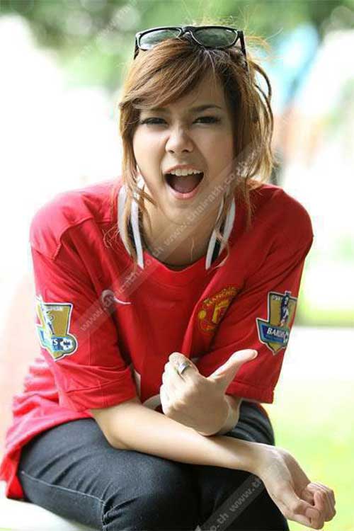 Fan nữ đẹp như thiên thần của MU - 3