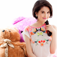 Người mẫu - Hoa hậu - Ngọc Trinh nũng nịu bên gấu bông