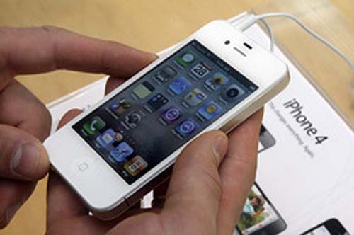 Apple “lệnh” giảm giá iPhone 4S tại các cửa hàng - 1