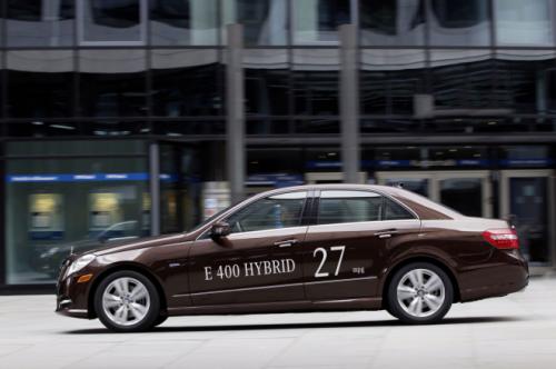 Mercedes E400 Hybrid: Thách thức đối thủ - 12
