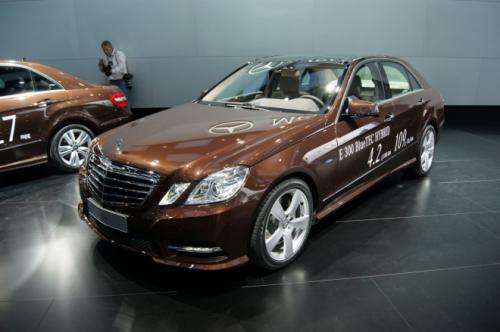 Mercedes E400 Hybrid: Thách thức đối thủ - 4