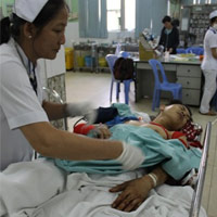 Pháp luật - Bị truy sát, 2 vợ chồng gục trong vũng máu