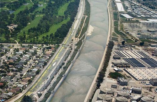 Mỹ chao đảo vì những vụ phá sản đình đám - 2