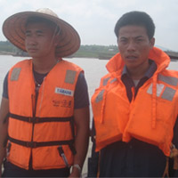 Tin tức trong ngày - "Hiệp sỹ" vớt xác trên sông Lô