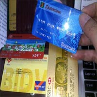 Kinh doanh - Những cú thót tim từ máy ATM