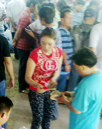 Một ngày ở trường gà cầu Ván - 4