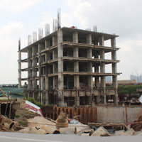 Tin tức trong ngày - Hố tử thần: Làm nhà "phá" đường?