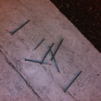 Tin tức trong ngày - HN: Hàng chục mô tô "dính đinh" trên phố