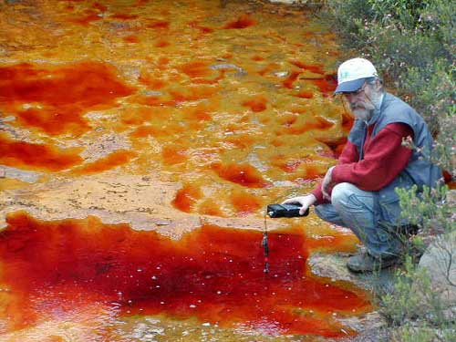 'Dòng sông máu' kỳ lạ ở Tây Ban Nha - 5