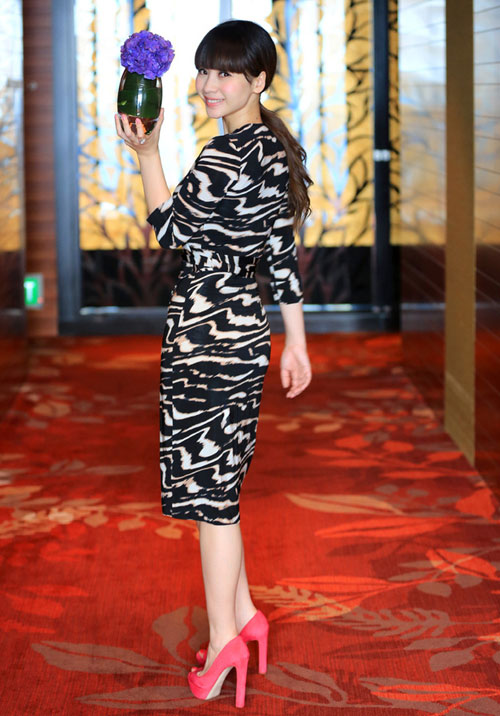 Siêu vòng 1 kiêu hãnh khoe trái cấm - 16