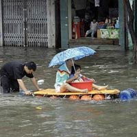 Tin tức trong ngày - Cảnh "HN thành sông" lên báo nước ngoài