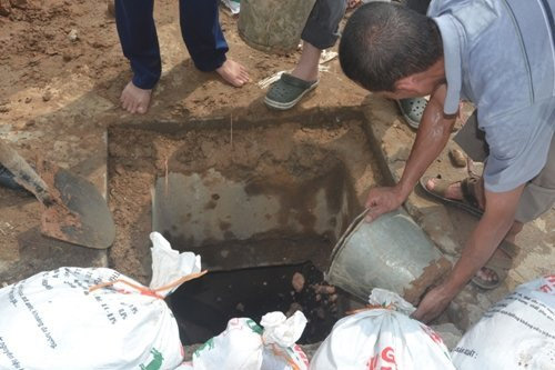 Trở lại điểm nóng "hố tử thần" ở Hà Nội - 3